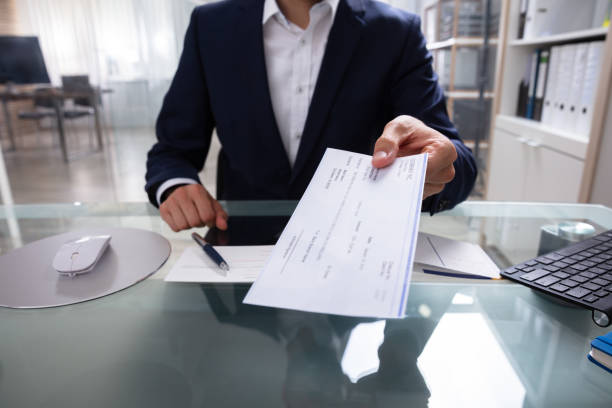 Choosing Best Cheque Bounce Lawyer for Tis Hazari Court